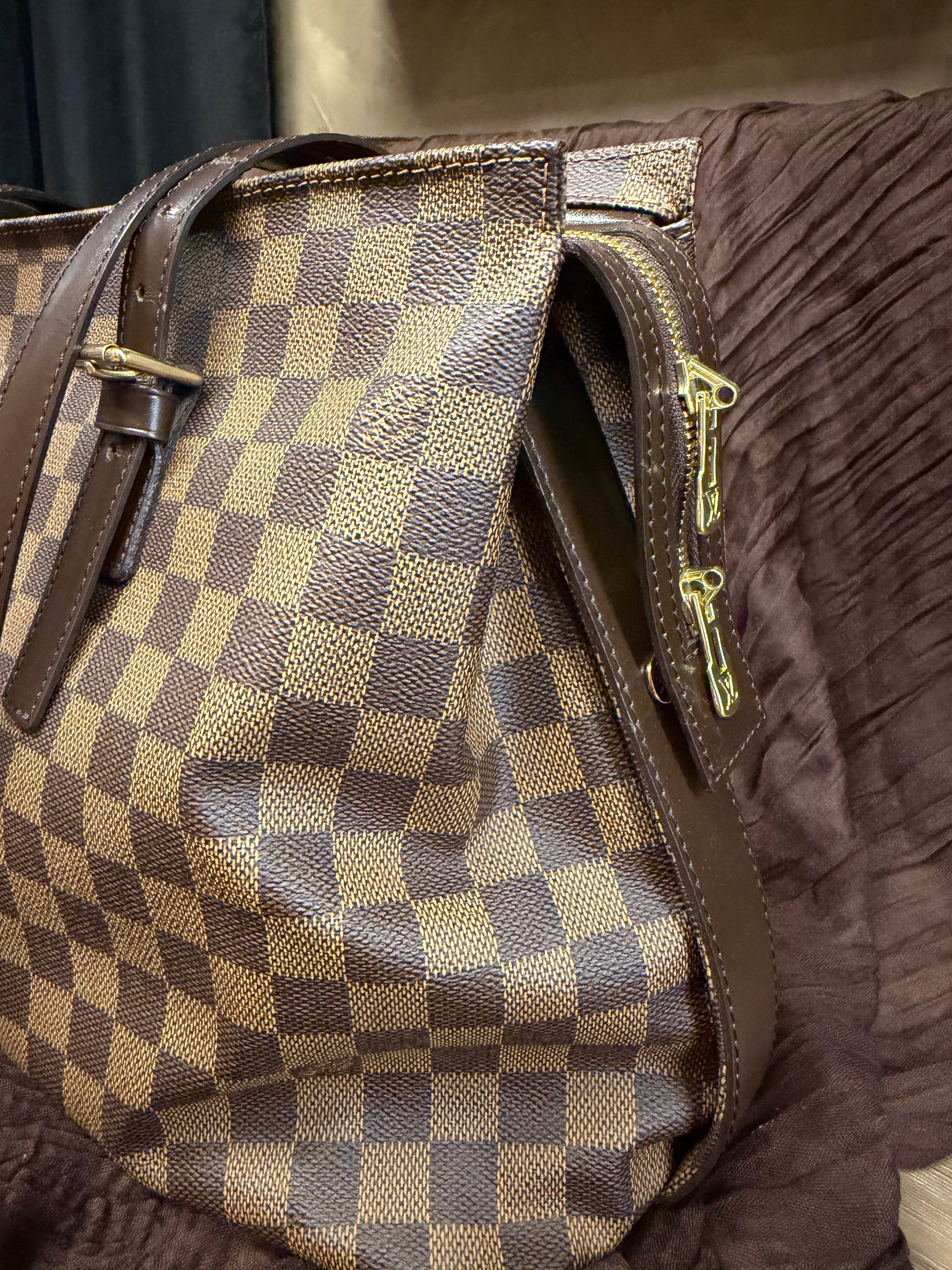 LOUIS VUITTON CHELSEA w/COA
