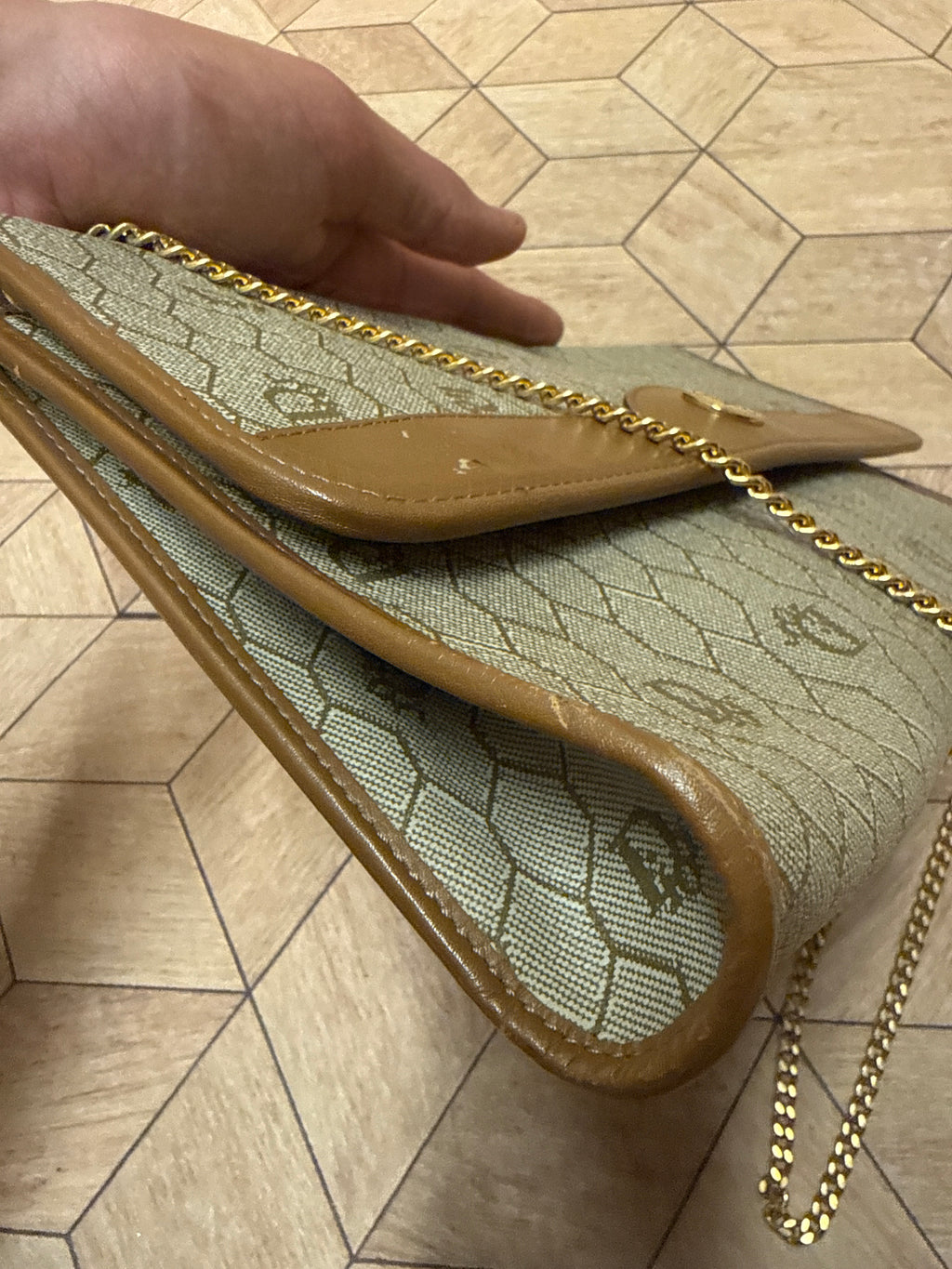 DIOR HONEYCOMB clutch on chain / shoulder bag