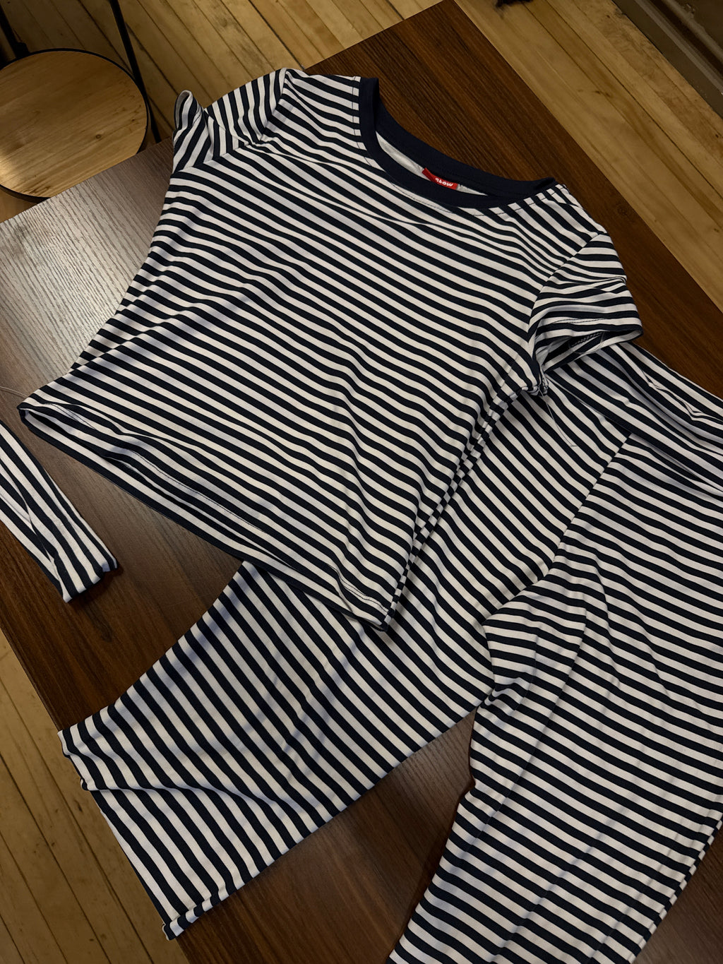 LA GLOW STRIPED CROPPED TEE AND FLARE LEGGINGS SET W/ HEADBAND - B&W