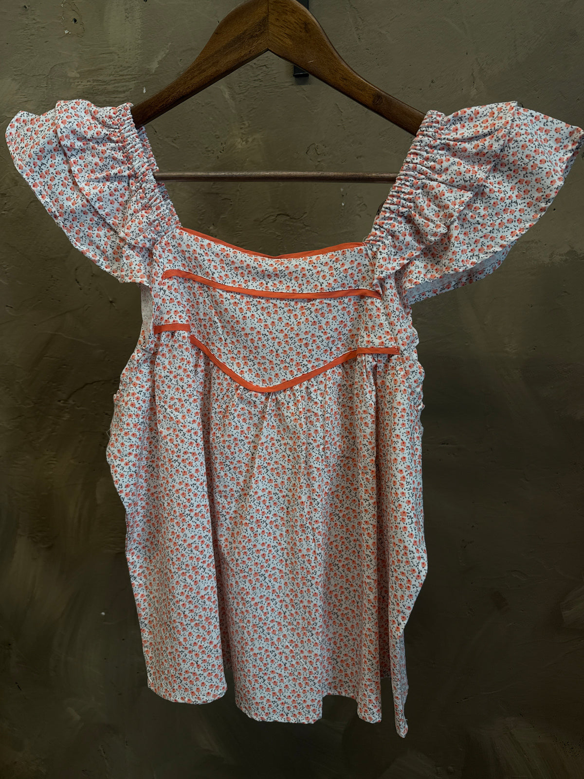 IN LOOM RUFFLE TOP