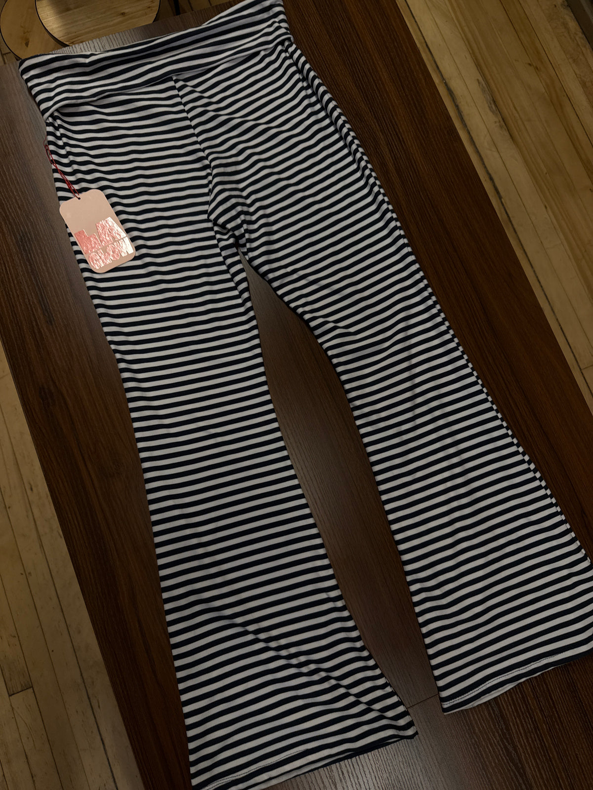 LA GLOW STRIPED CROPPED TEE AND FLARE LEGGINGS SET W/ HEADBAND - B&W