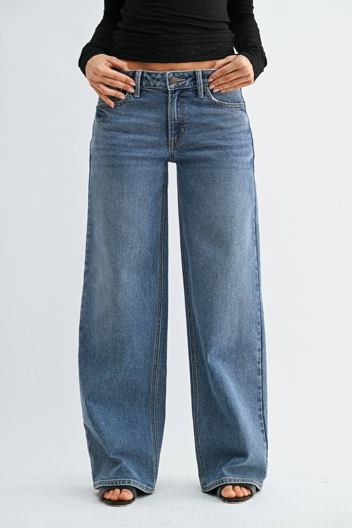 Low Rise Baggy Wide Leg - MEDIUM DENIM