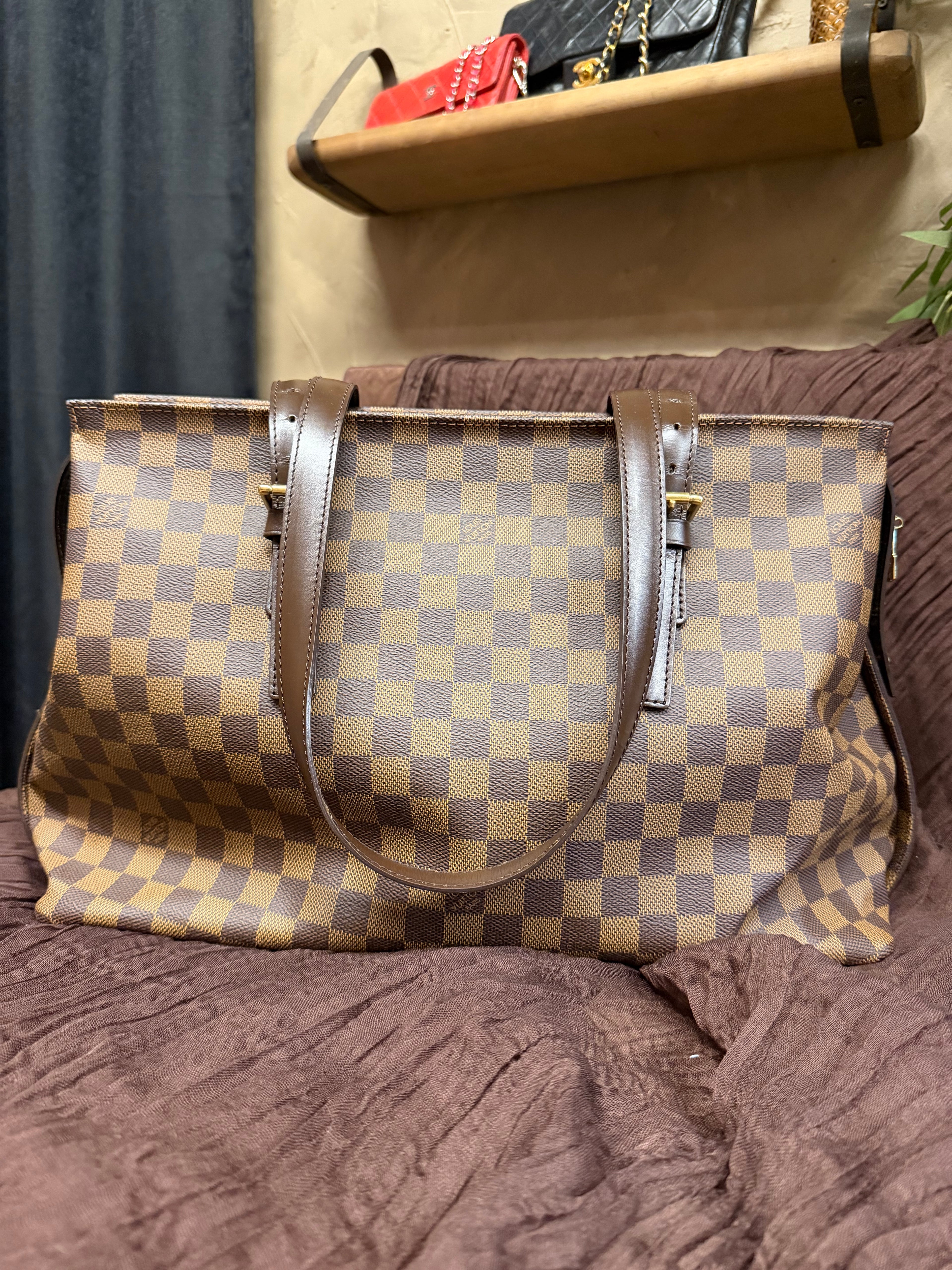 LOUIS VUITTON CHELSEA w/COA