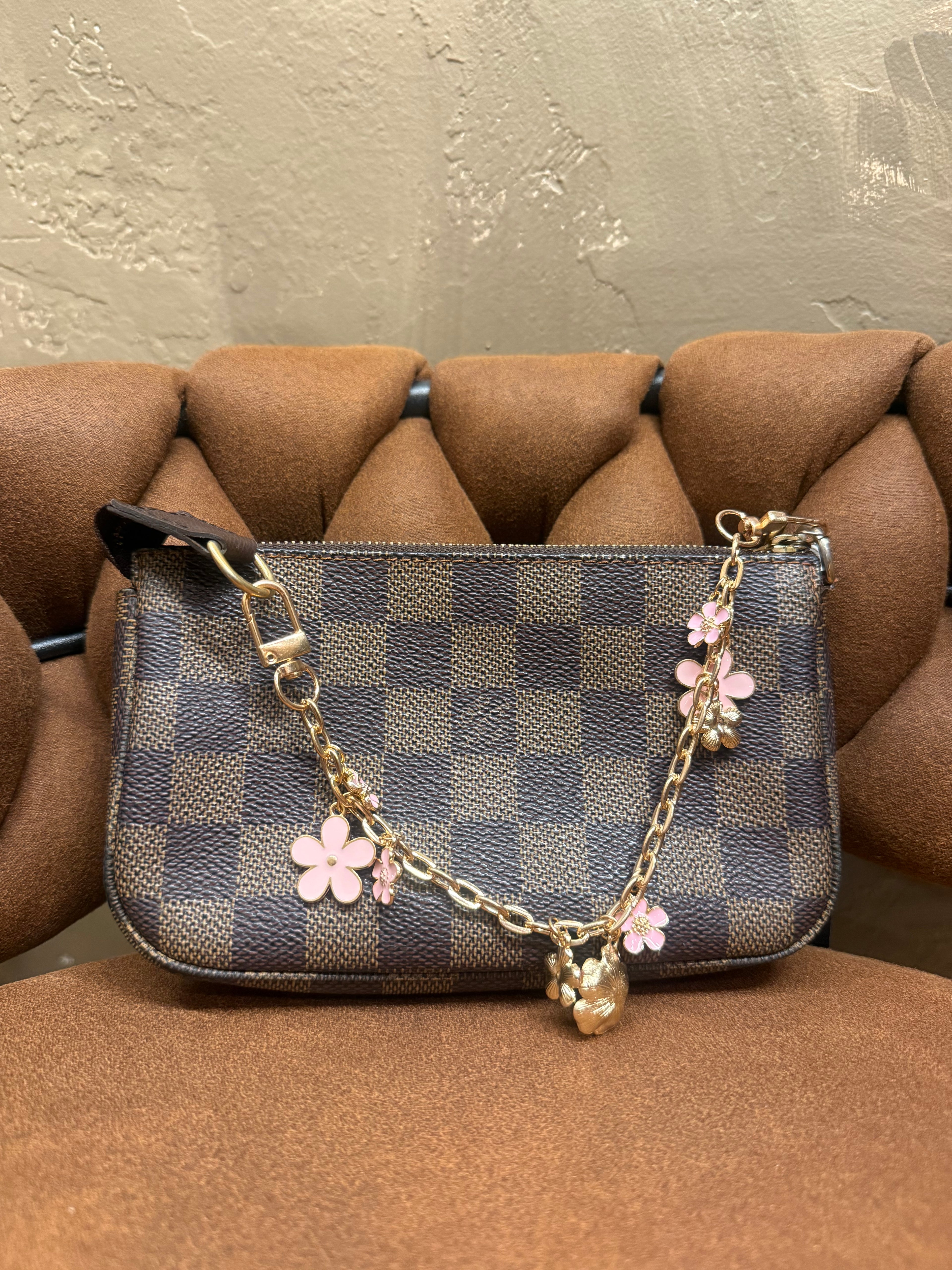 Louis Vuitton Damier Ebene Pochette