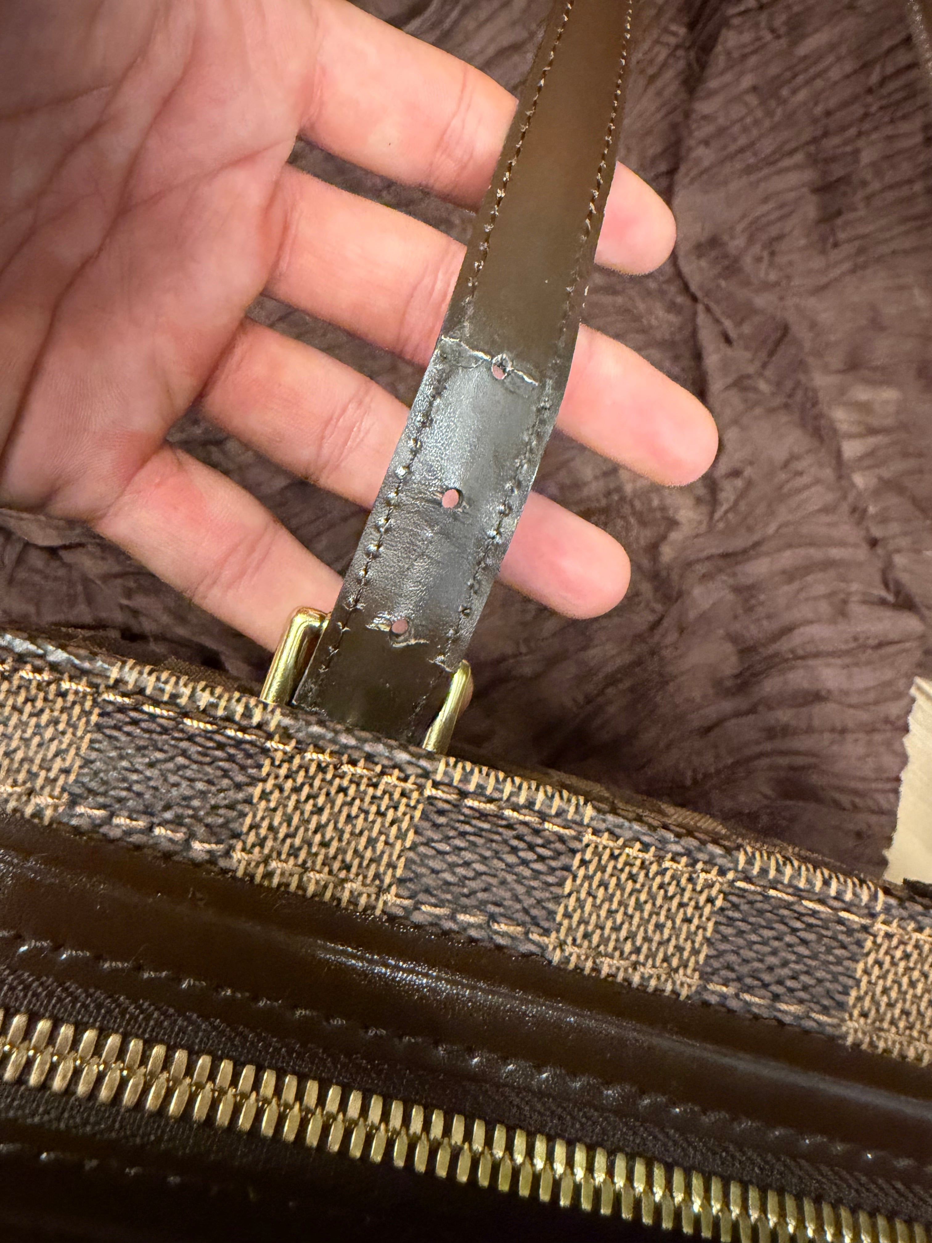 LOUIS VUITTON CHELSEA w/COA