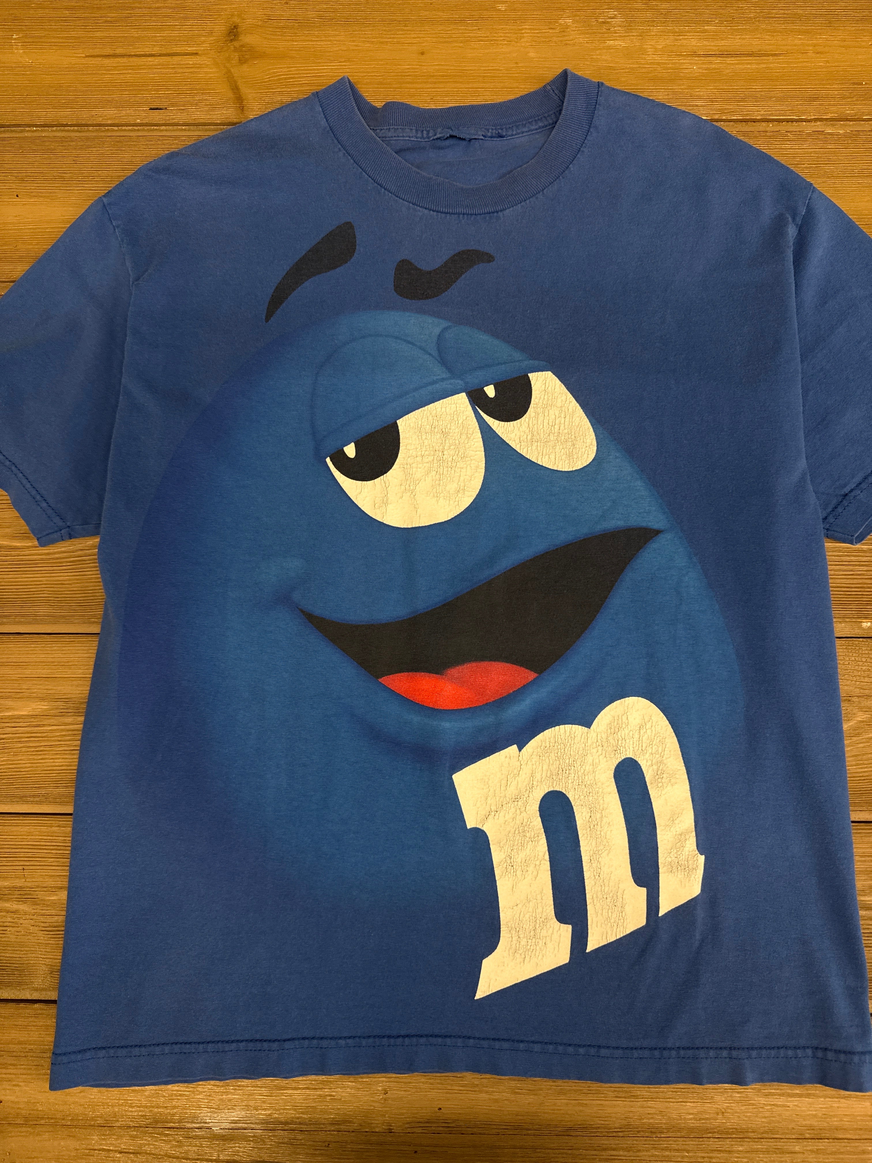 BLUE M&M TEE
