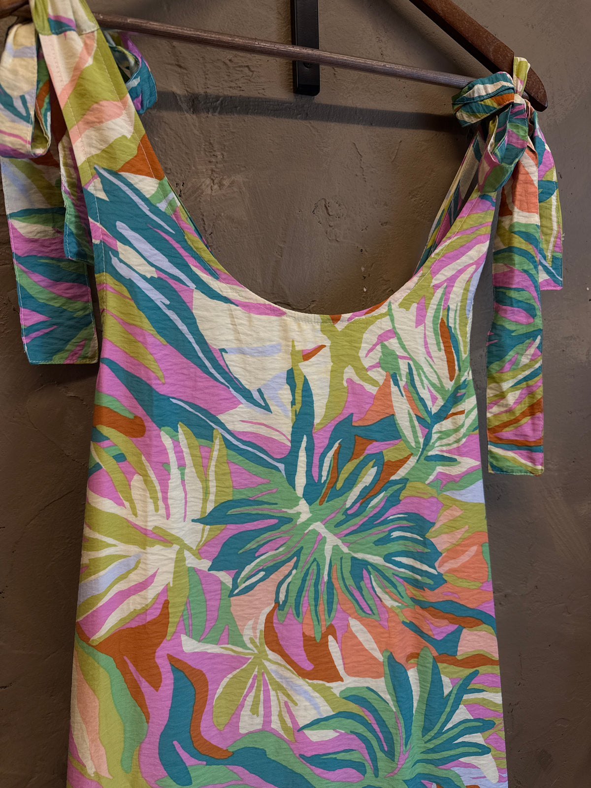 IN FEBRUARY TROPICAL BREEZE DRESS
