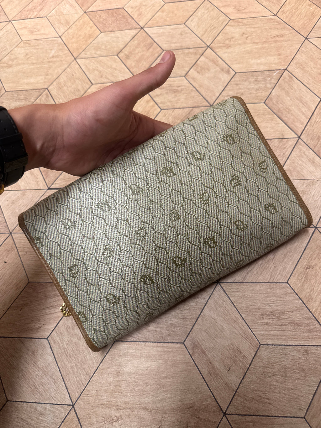 DIOR HONEYCOMB clutch on chain / shoulder bag