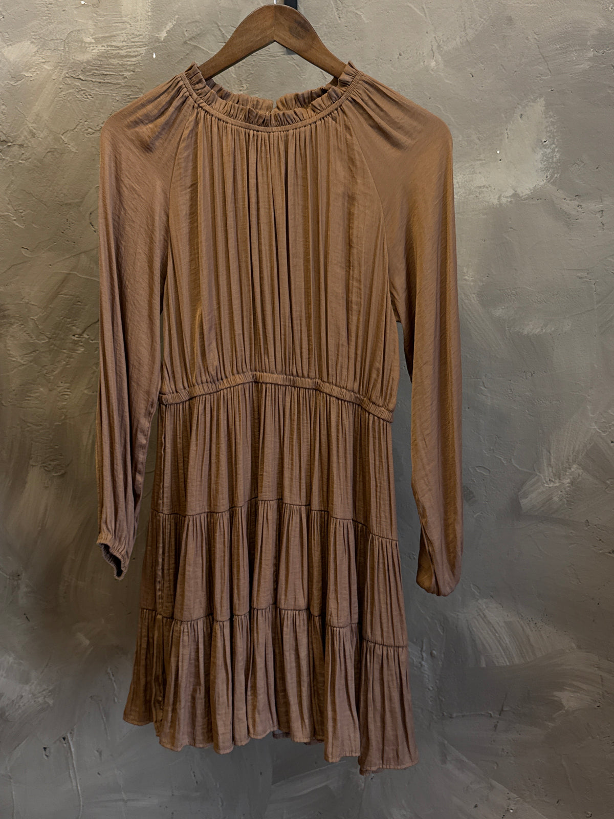 PINCH TIERED RUFFLE DRESS