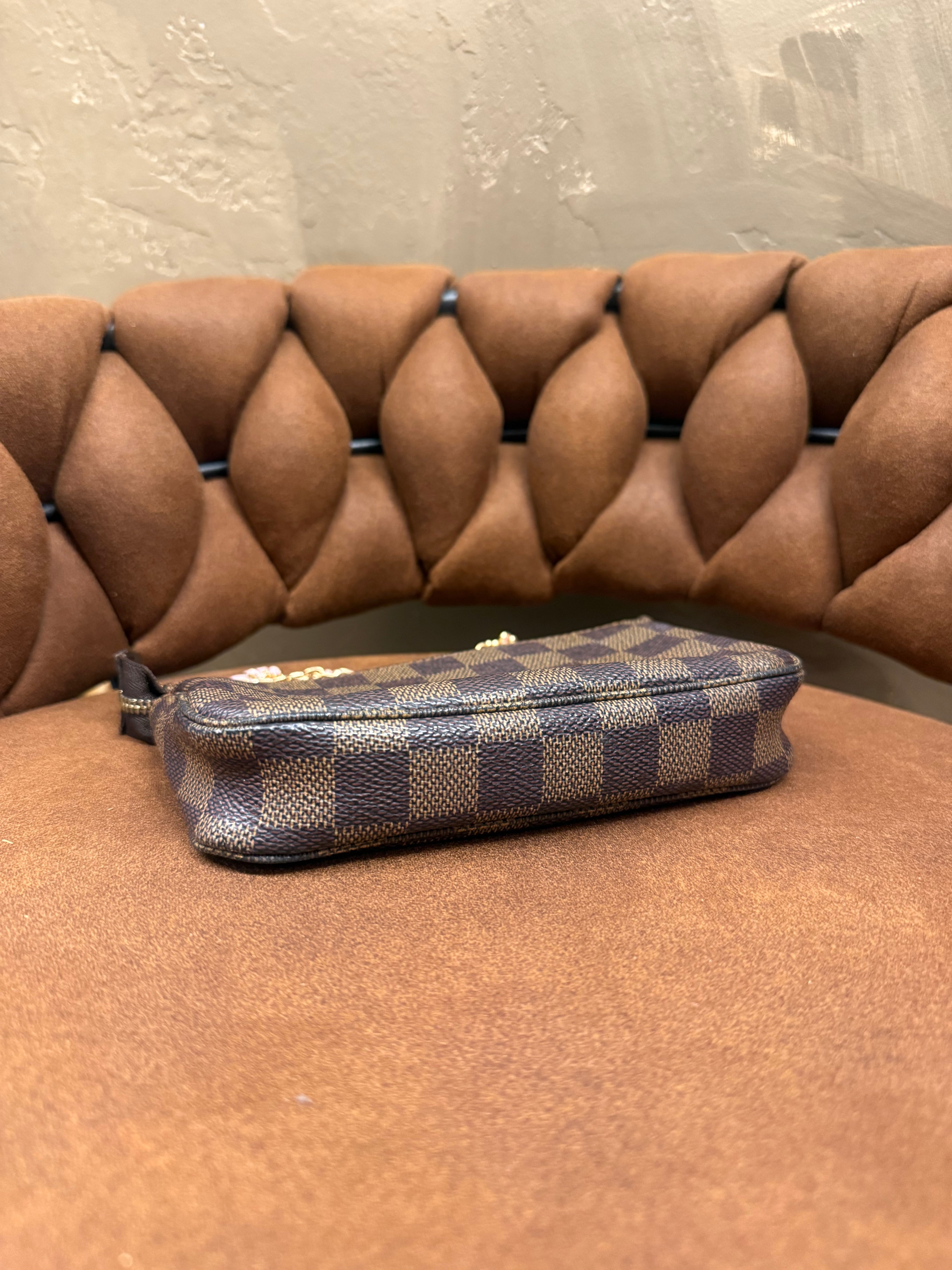 Louis Vuitton Damier Ebene Pochette