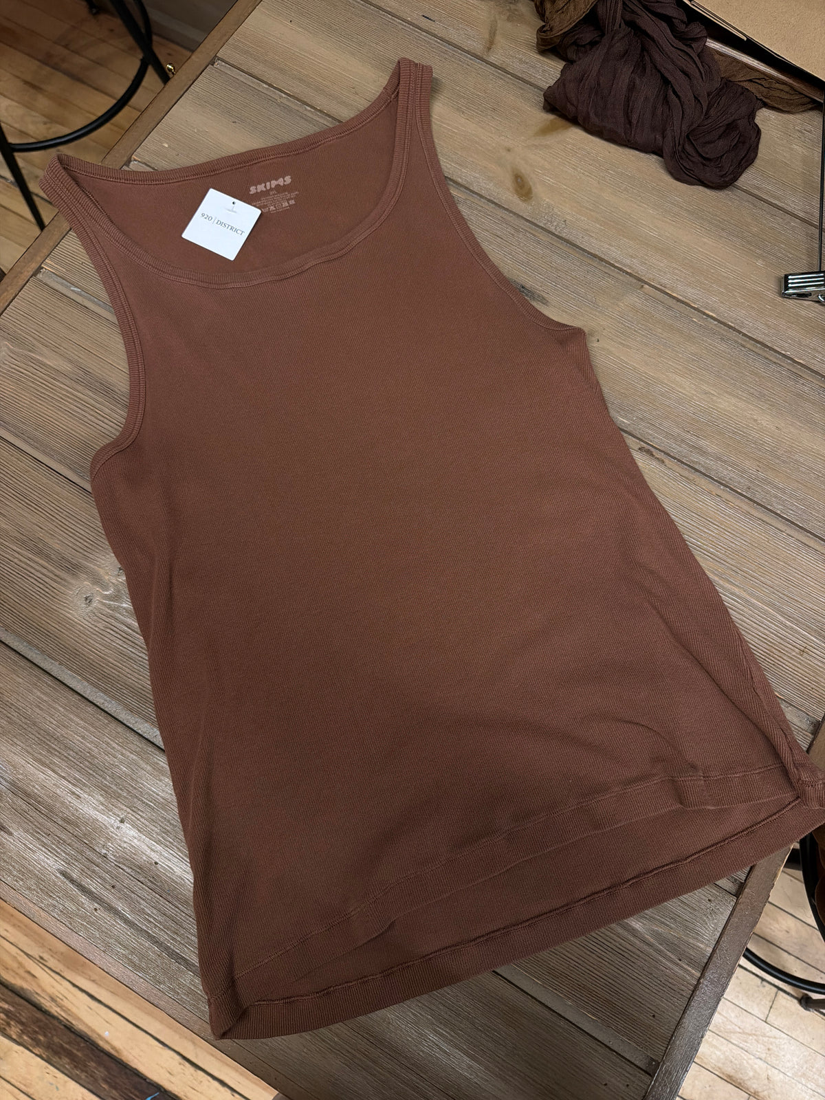 SKIMS TANK PRE LOVED
