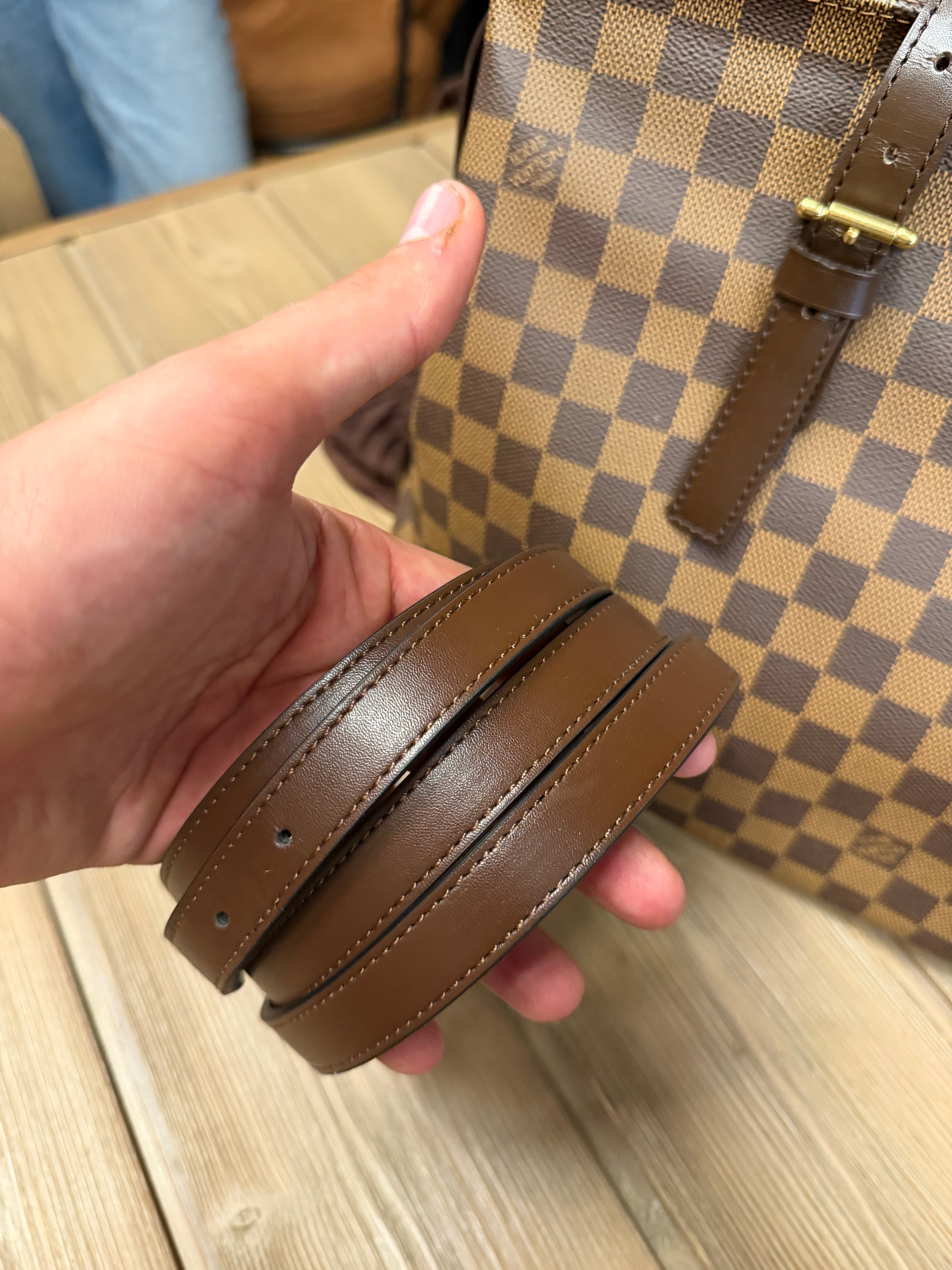 LOUIS VUITTON CHELSEA w/COA